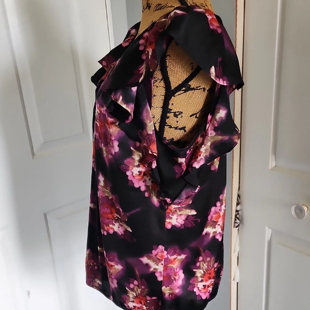 LOFT Black Pink Sleeveless Ruffled Blouse - Picture 4 of 6